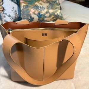 HOBO Vida Tote Bag